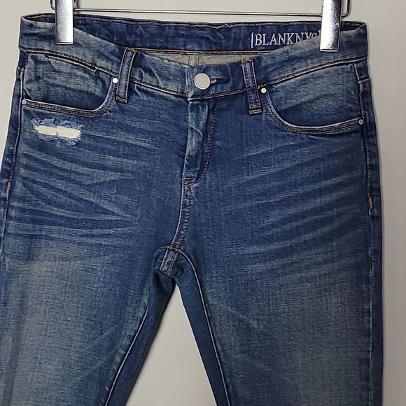 Blank NYC distressed crop jean Sz 26 Relaxed fit - Picture 2 of 6
